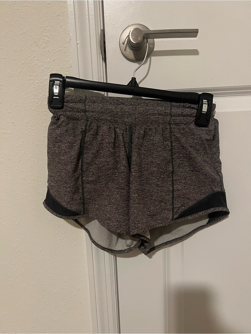 lululemon hotty hot shorts low rised, 4”in, size 0